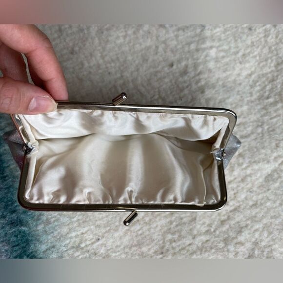 1980s/90s Silver Clutch Purse - Picture 6 of 6